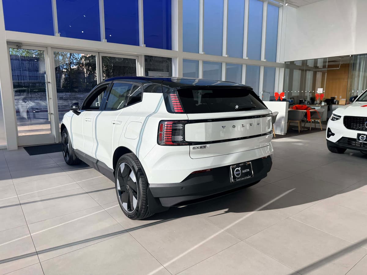 2026 Volvo EX30 - Image 3