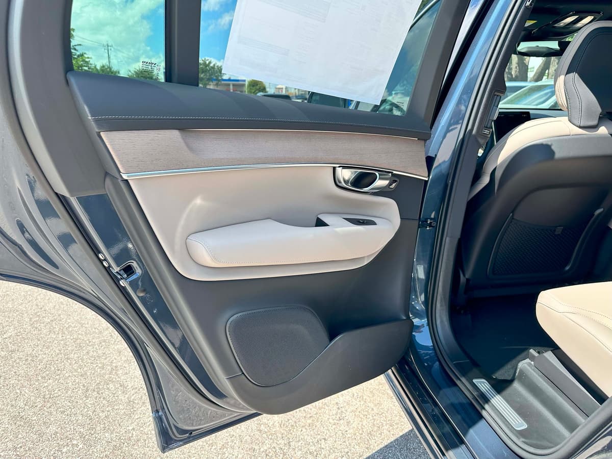 2026 Volvo XC90 - Image 14