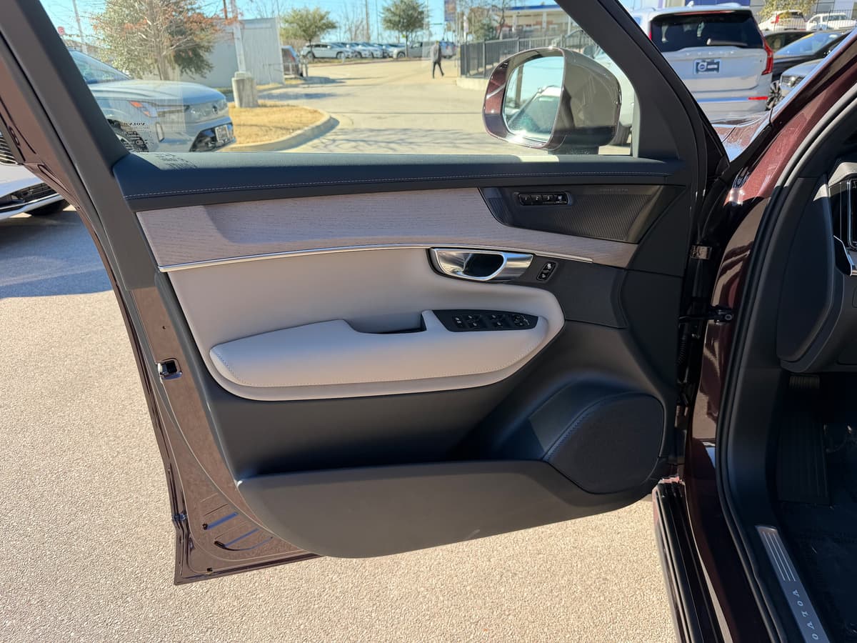 2026 Volvo XC90 - Image 19