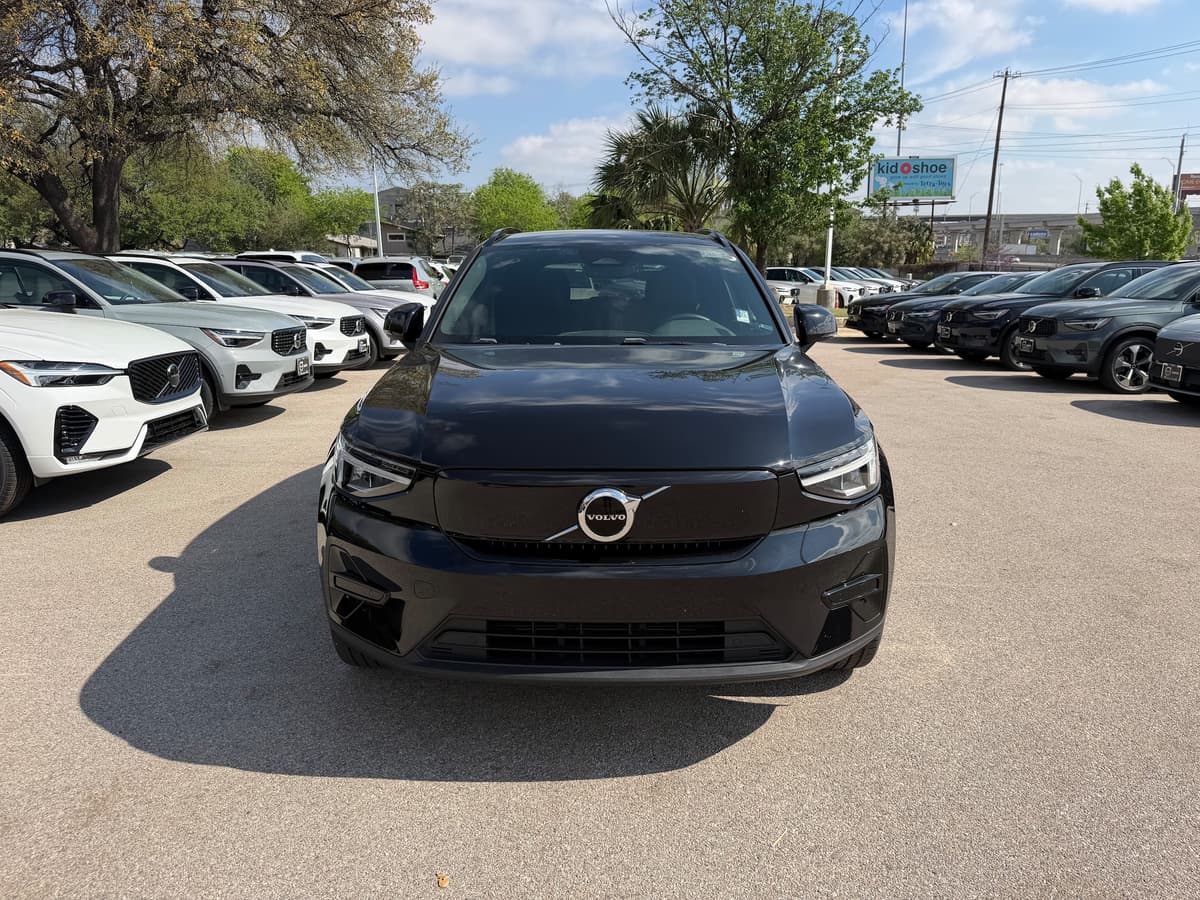 2024 Volvo XC40 Recharge Pure Electric - Image 8