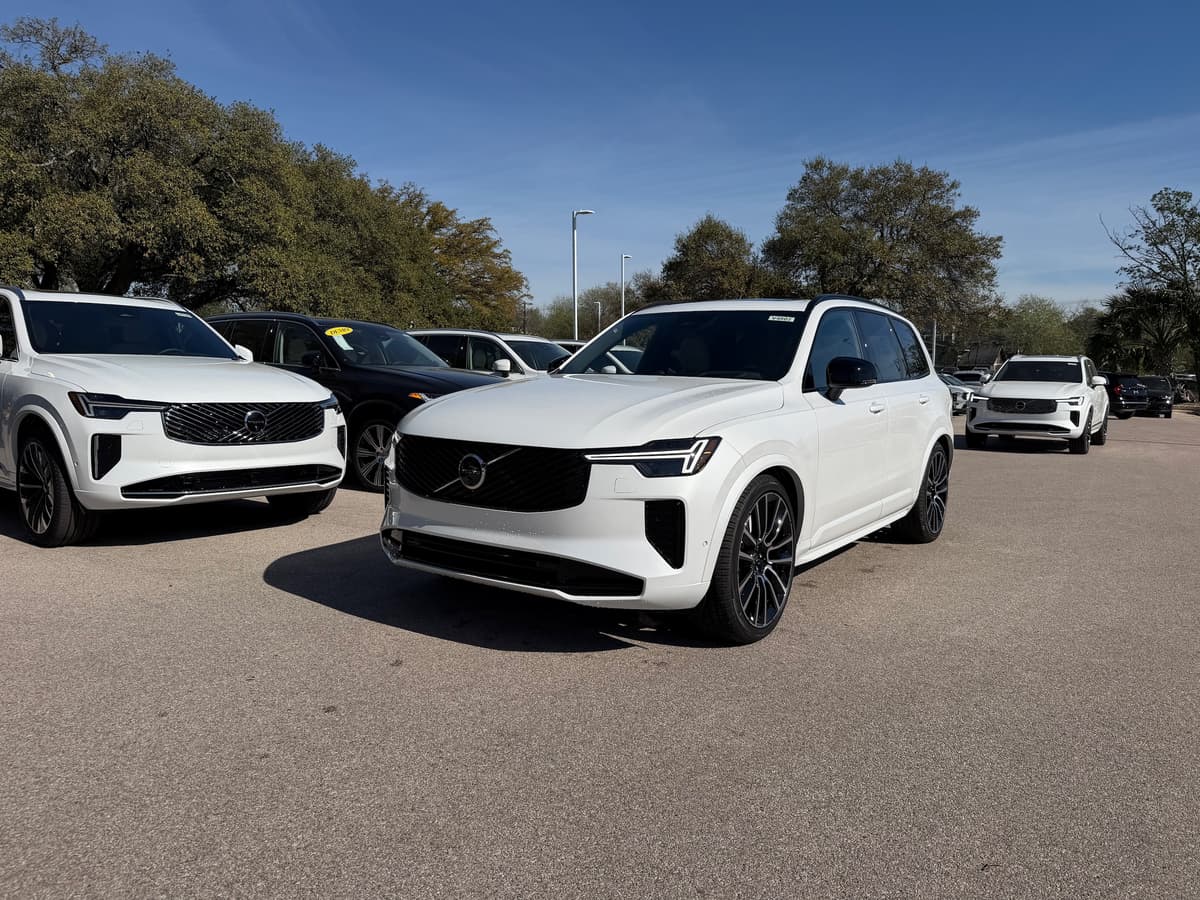 2026 Volvo XC90 - Image 2