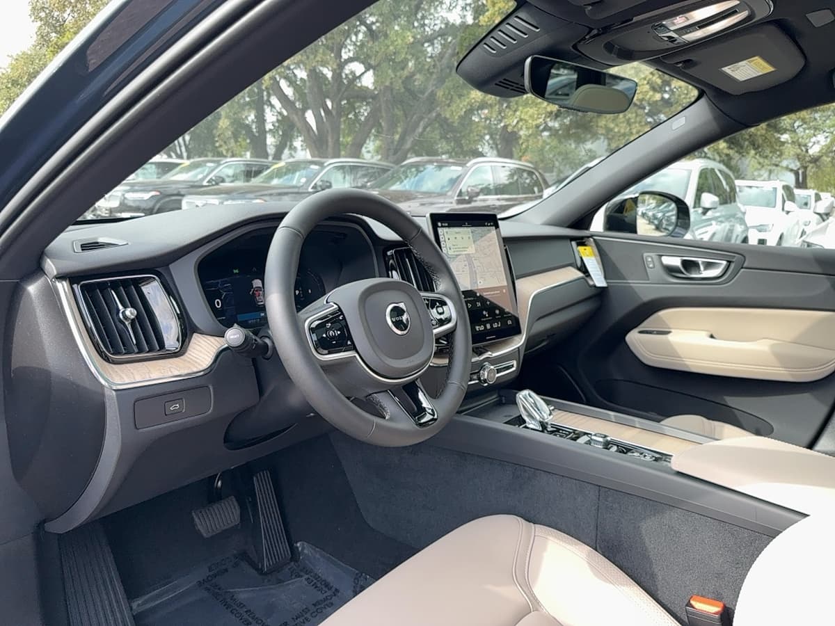 2026 Volvo XC60 - Image 15