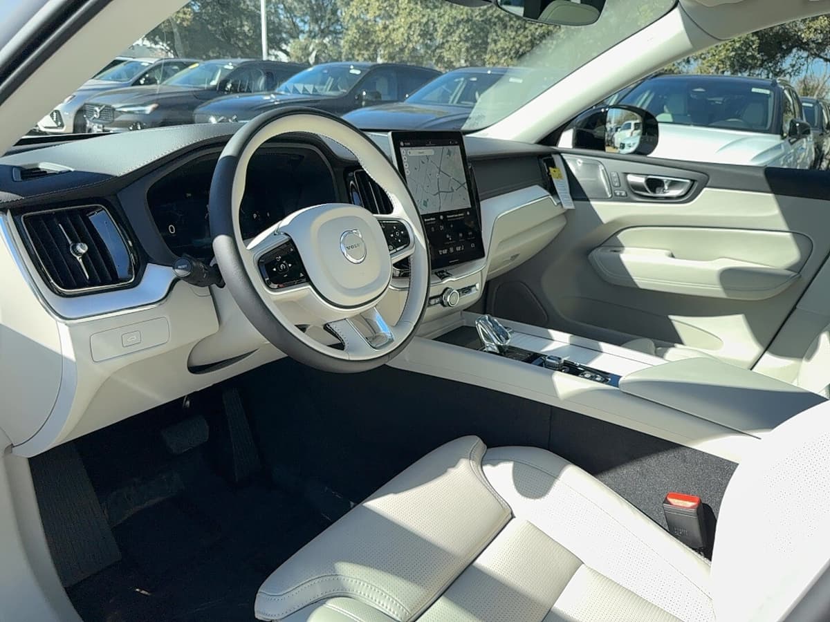 2026 Volvo XC60 - Image 11