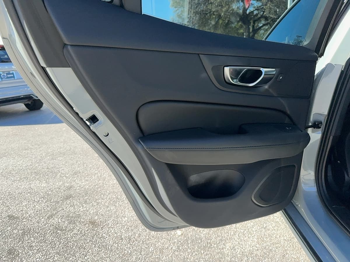 2024 Volvo S60 - Image 14