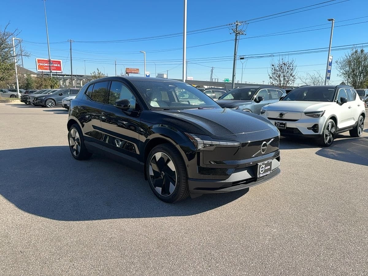 2026 Volvo EX30 - Image 7