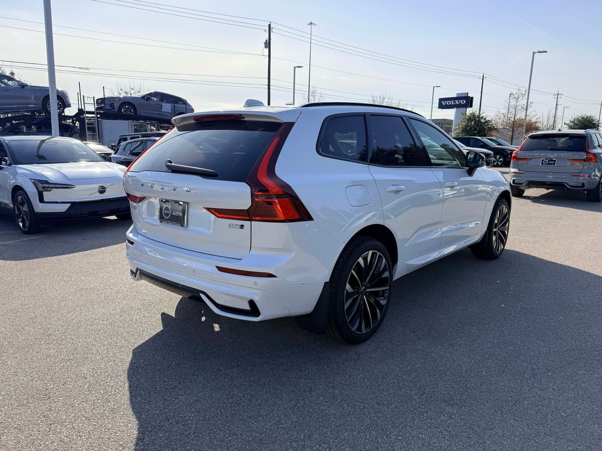 2026 Volvo XC60 - Image 6
