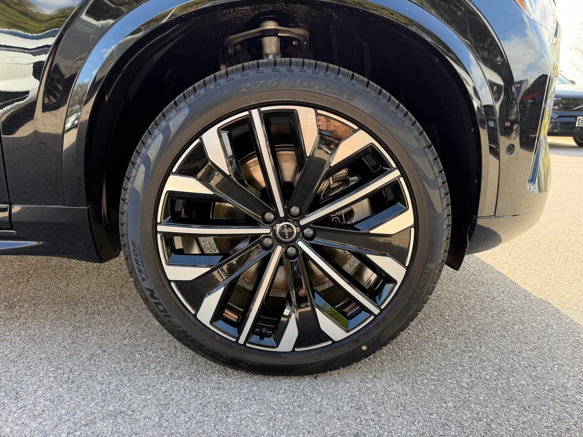 2026 Volvo XC90 plug-in hybrid - Image 7