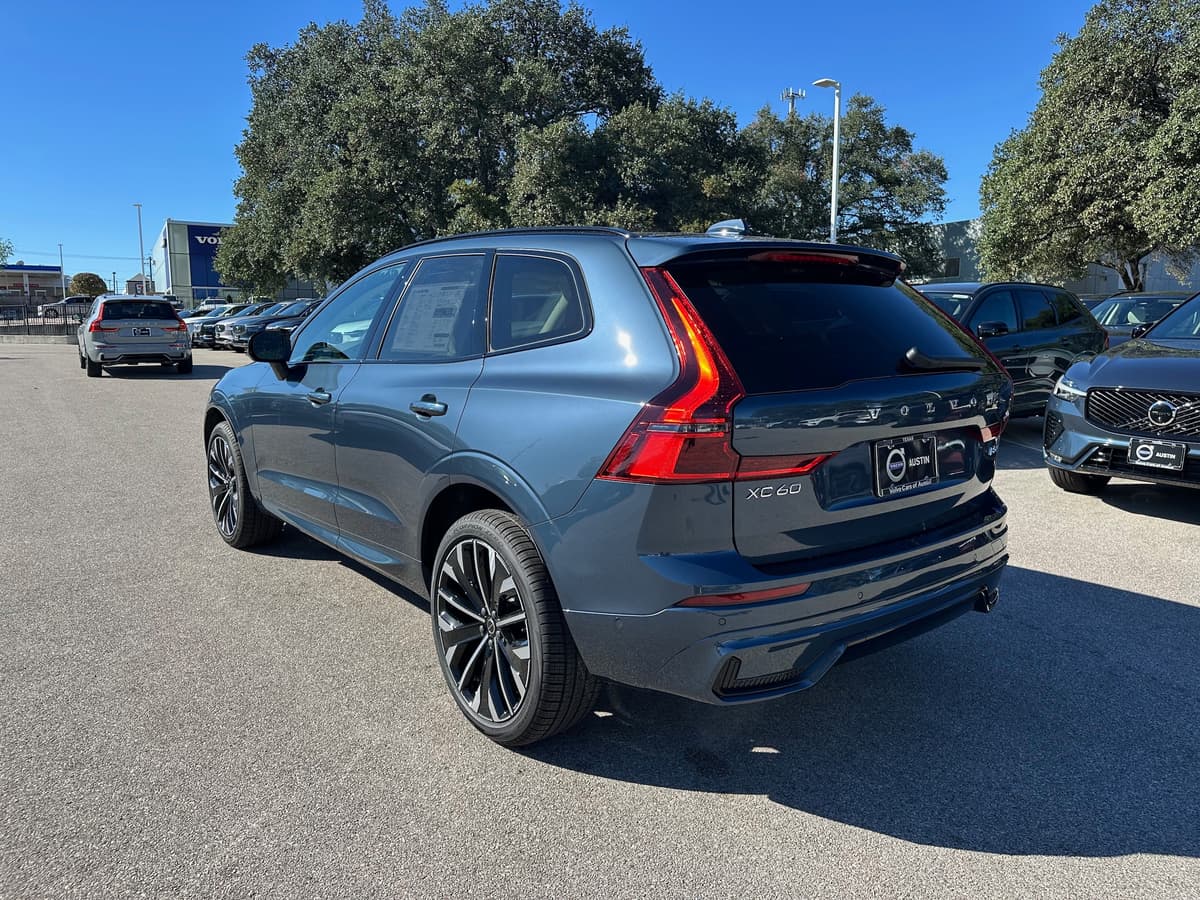 2026 Volvo XC60 - Image 4