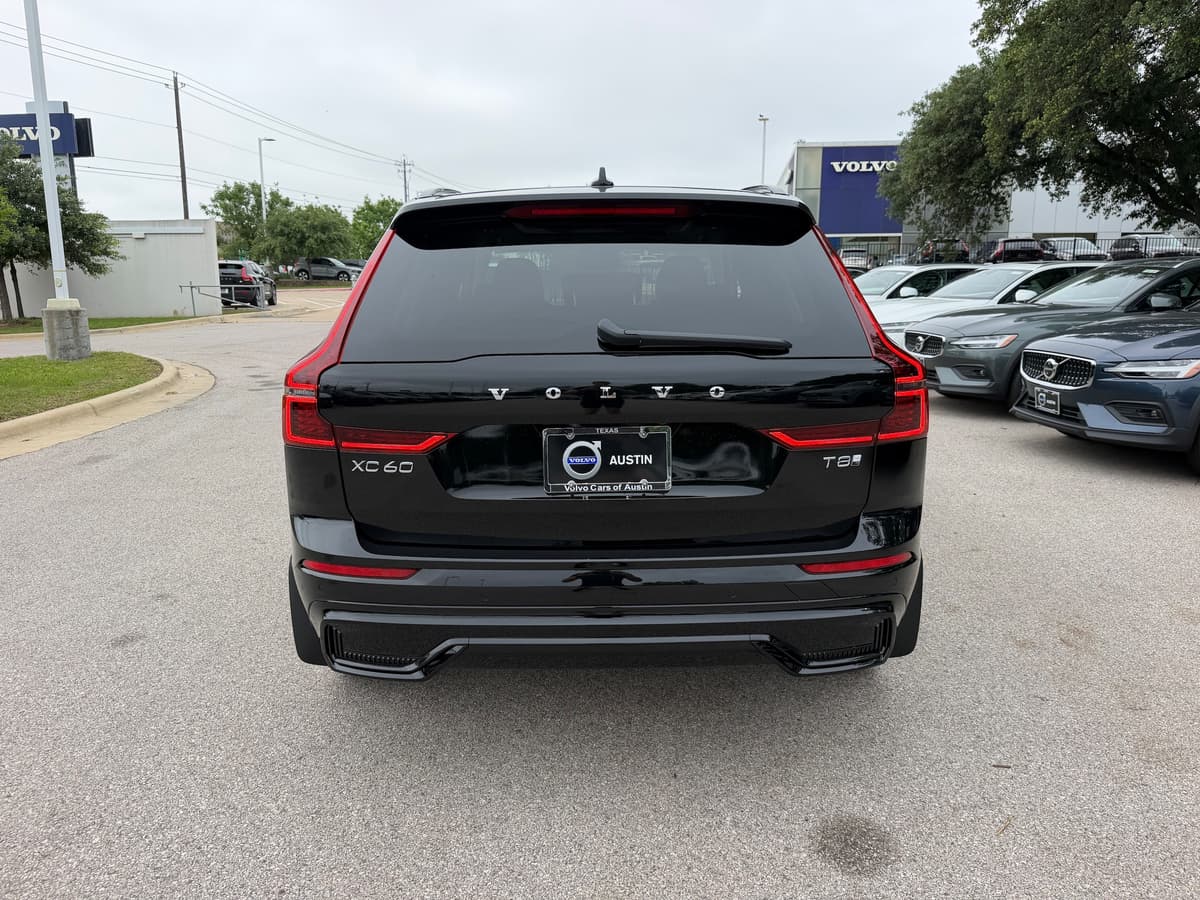 2026 Volvo XC60 plug-in hybrid - Image 4