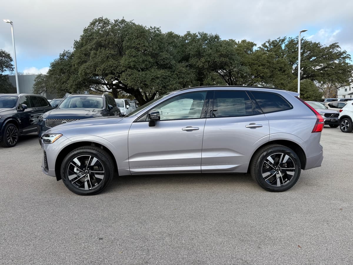 2026 Volvo XC60 - Image 3