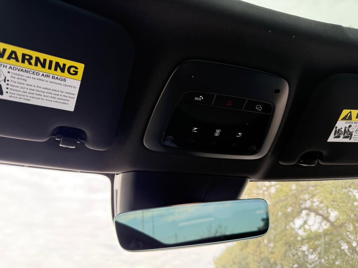 2026 Volvo EX30 Cross Country - Image 17