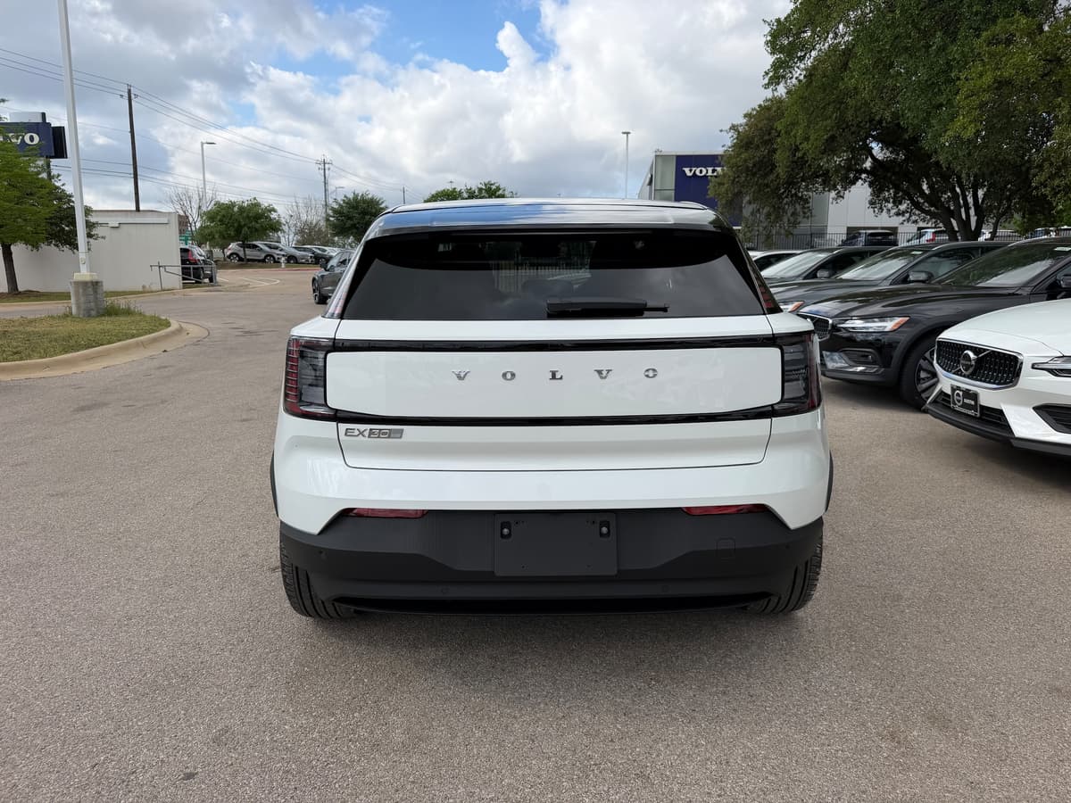 2026 Volvo EX30 - Image 5