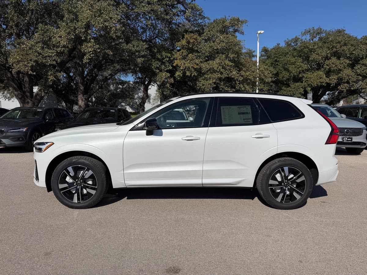 2026 Volvo XC60 - Image 3