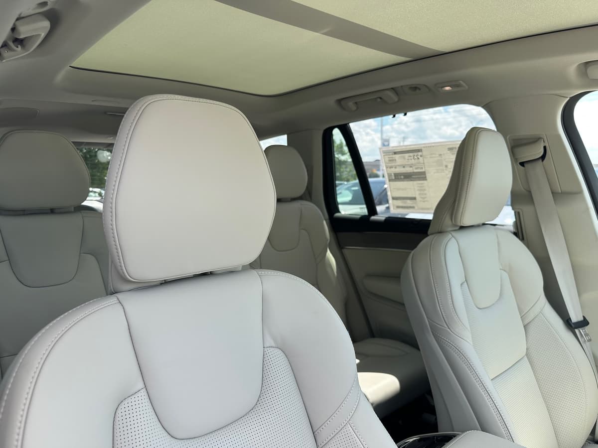 2026 Volvo XC90 - Image 9