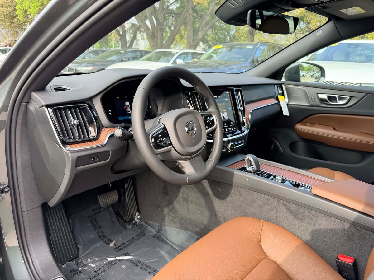 2026 Volvo V60 Cross Country - Image 11