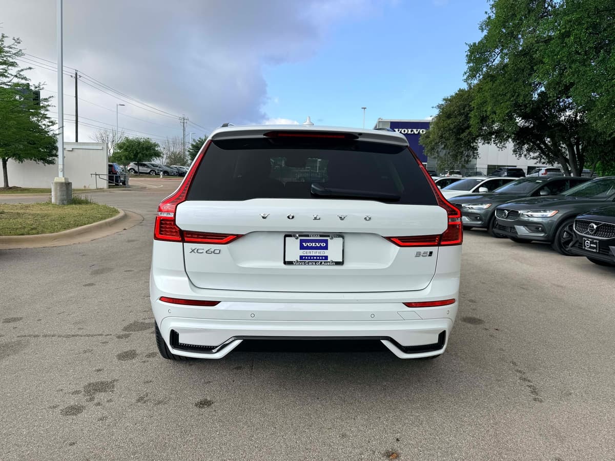 2025 Volvo XC60 - Image 5