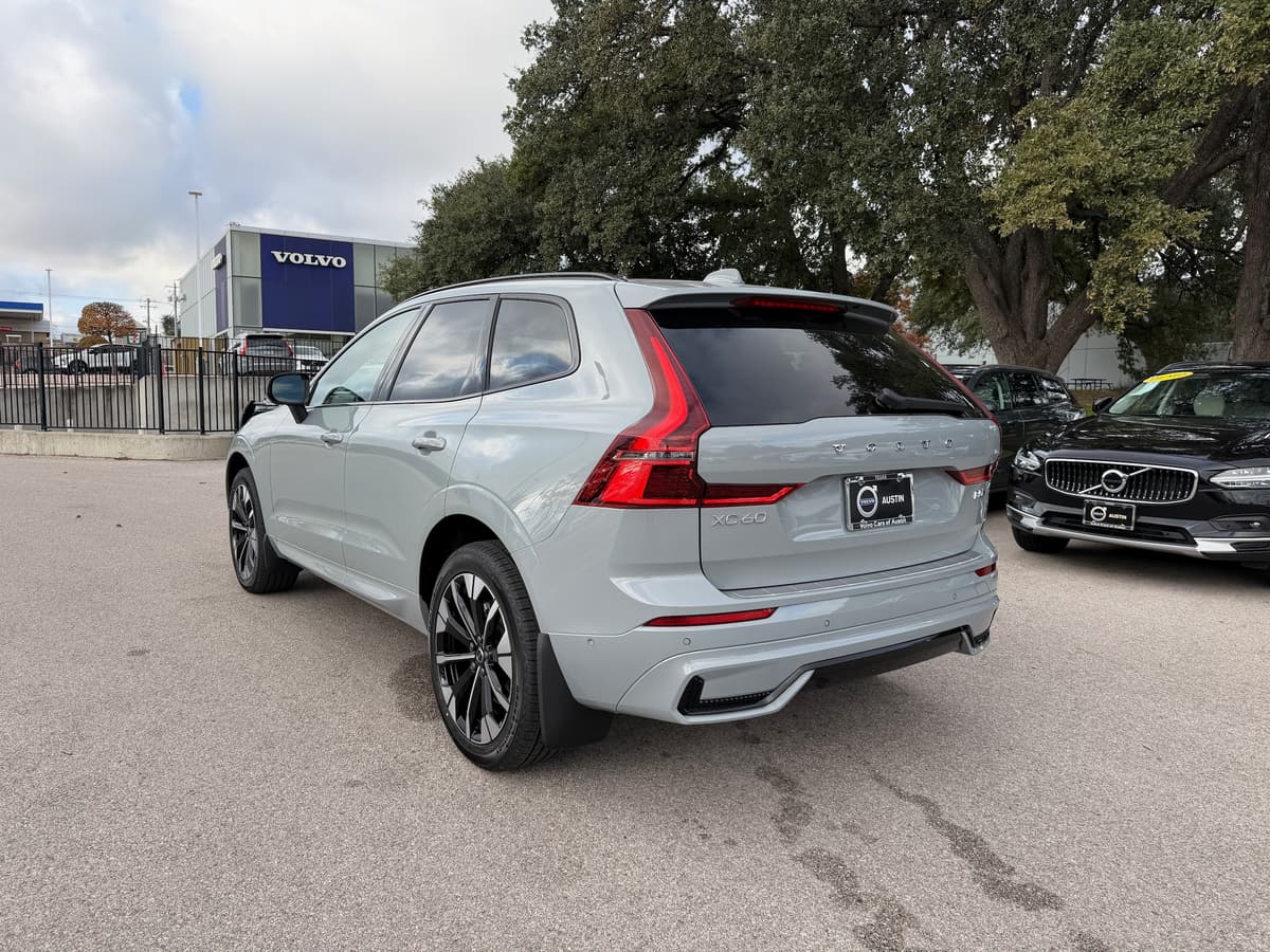 2026 Volvo XC60 - Image 4