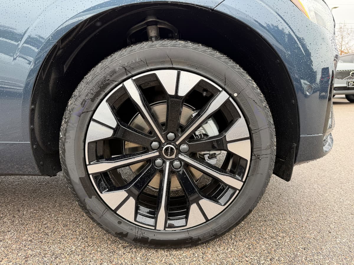 2026 Volvo XC60 - Image 7