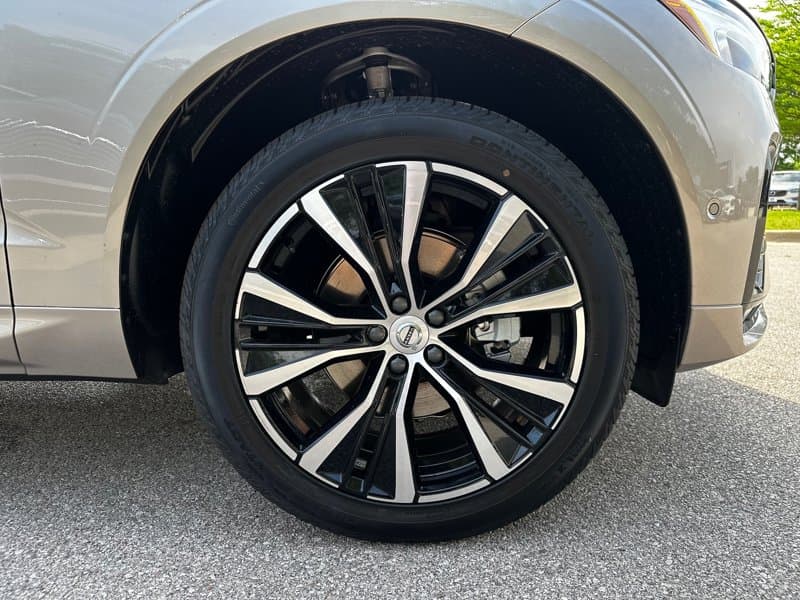 2025 Volvo XC60 - Image 7