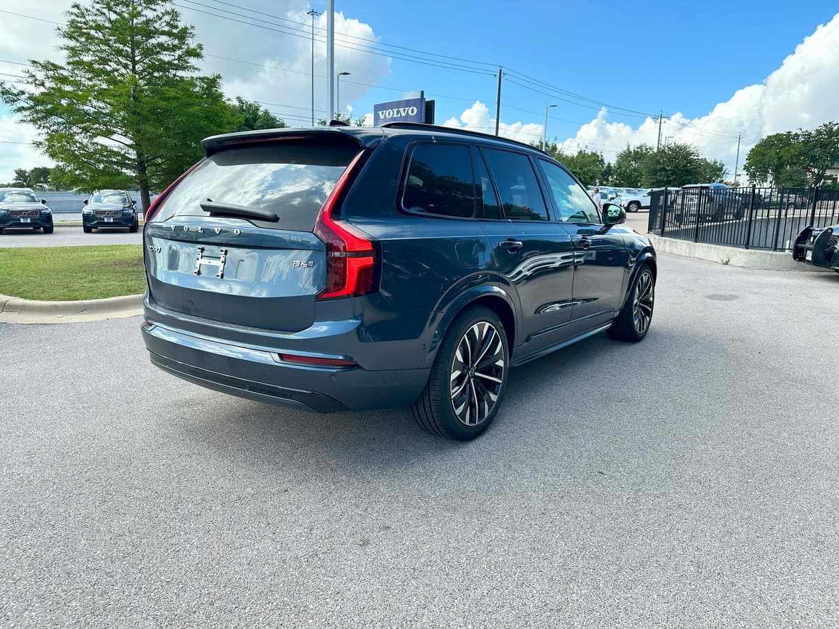 2026 Volvo XC90 - Image 6