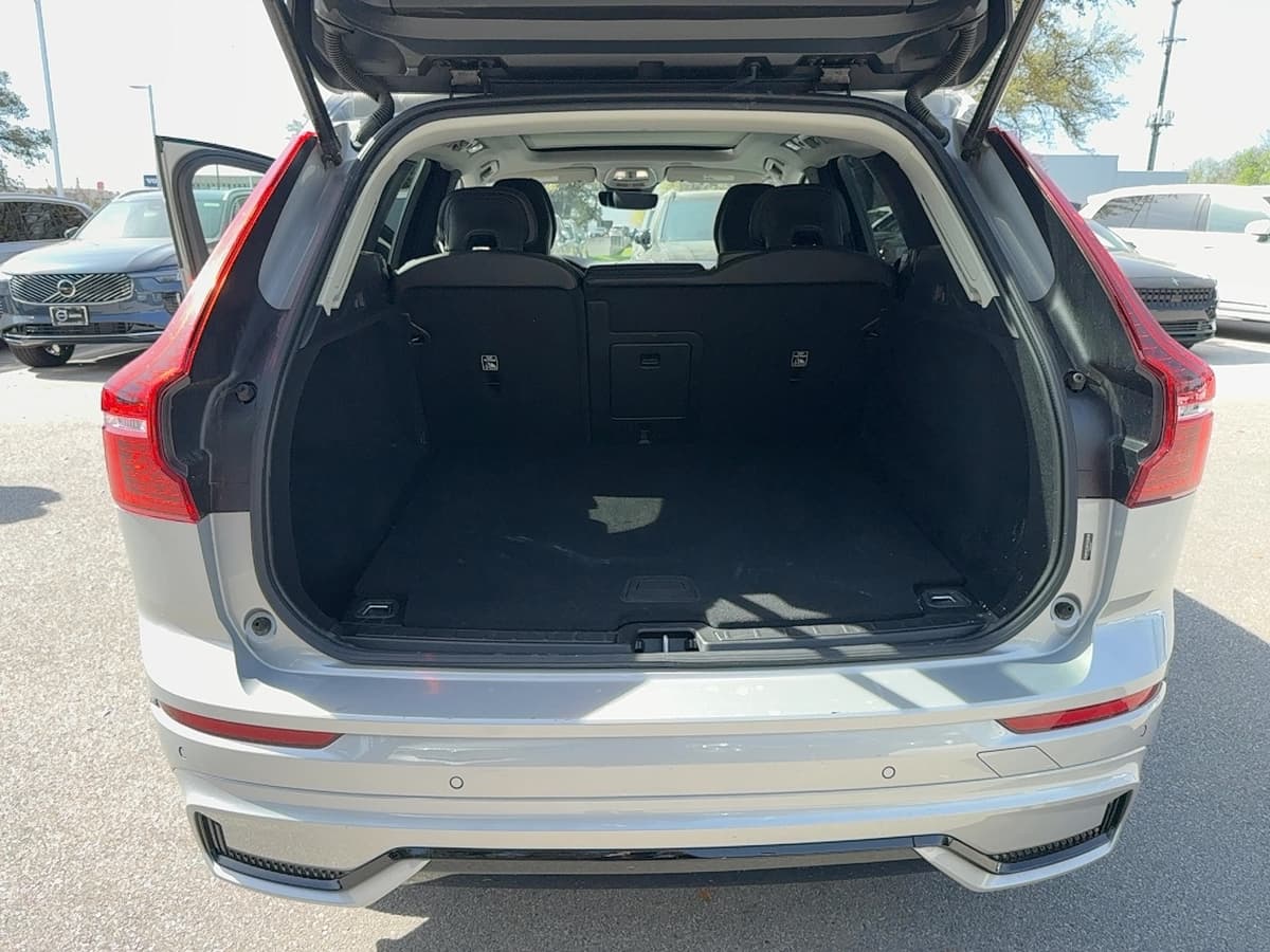 2025 Volvo XC60 - Image 22