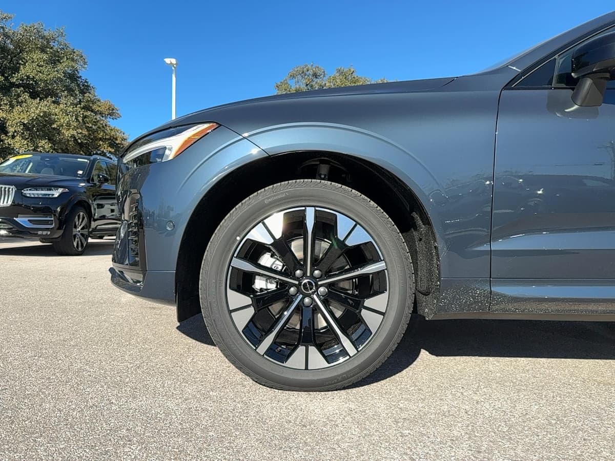2026 Volvo XC60 - Image 9