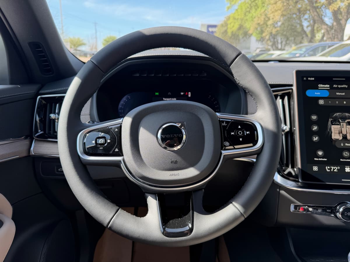 2026 Volvo XC90 - Image 15