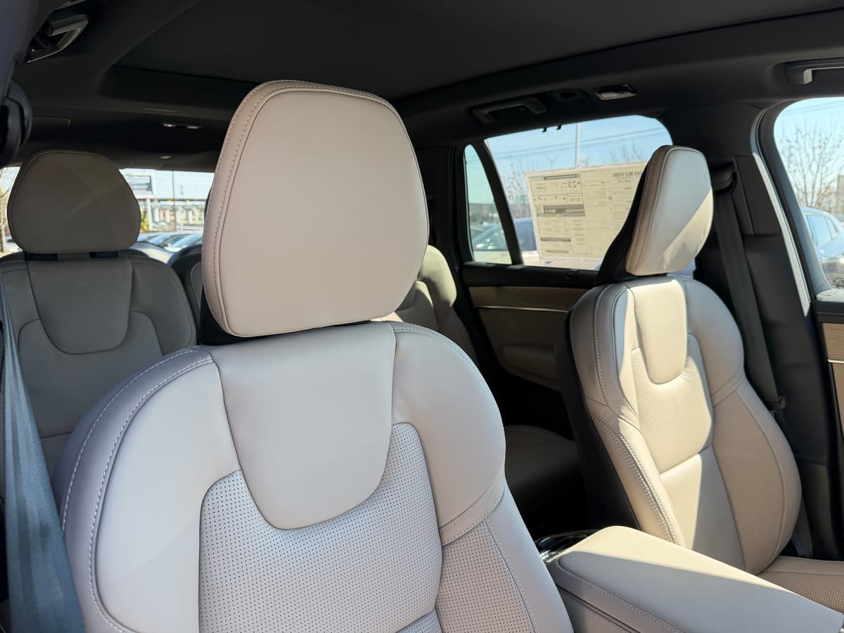 2026 Volvo XC90 - Image 9