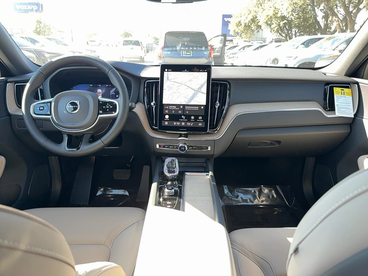 2026 Volvo XC60 - Image 18