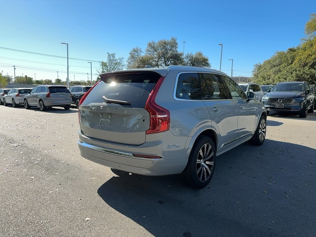 2025 Volvo XC90 - Image 6