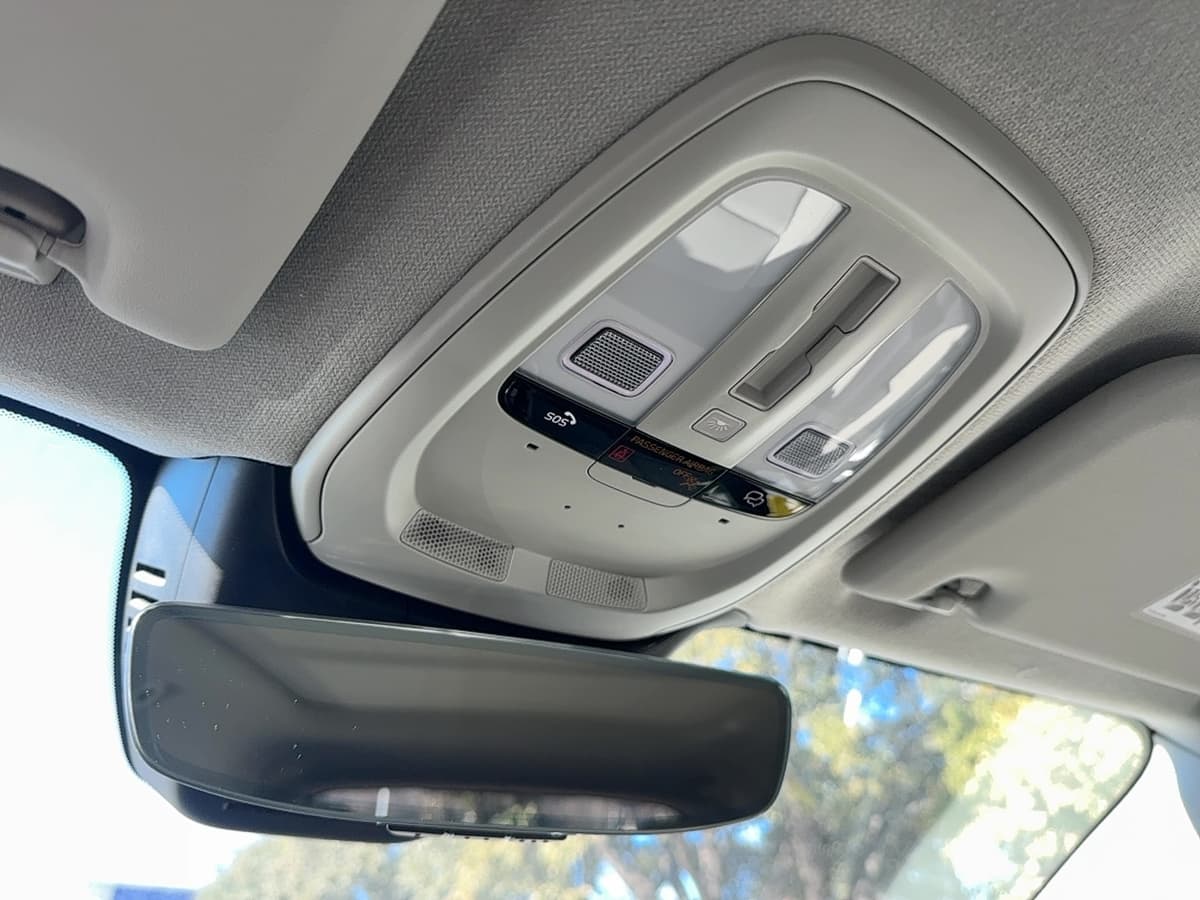 2026 Volvo XC40 - Image 24