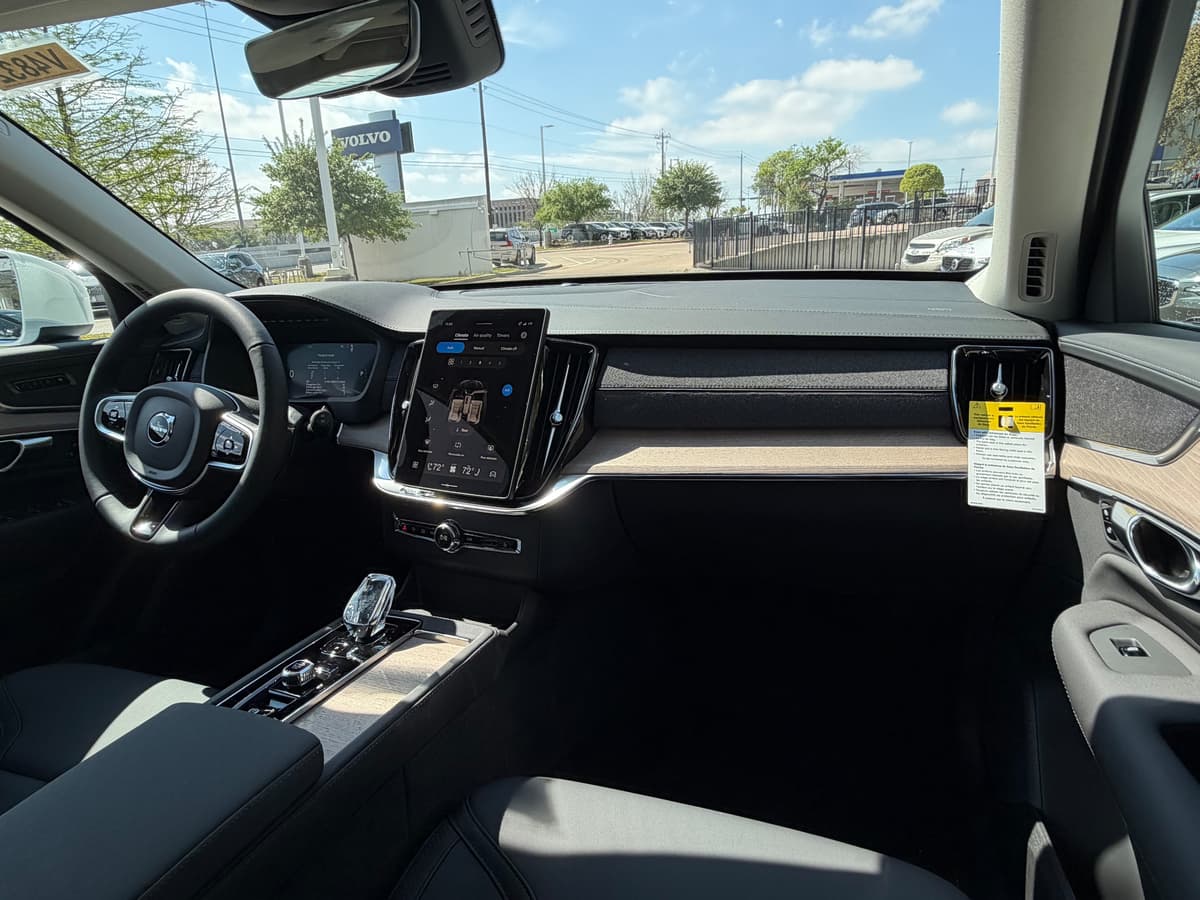 2026 Volvo XC90 - Image 10