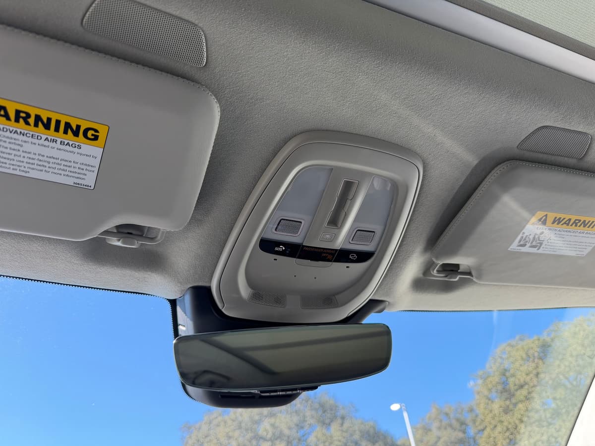 2026 Volvo XC90 - Image 17