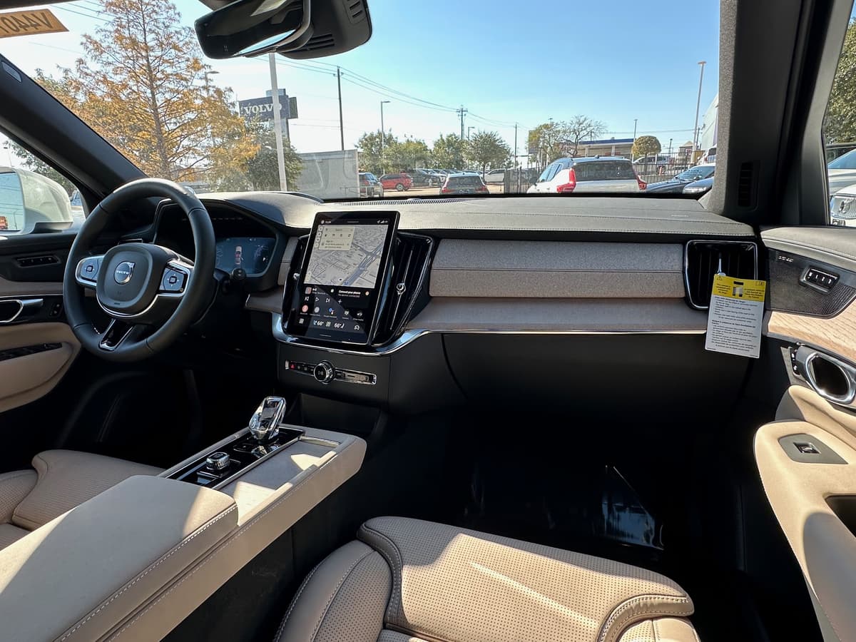 2026 Volvo XC90 - Image 11