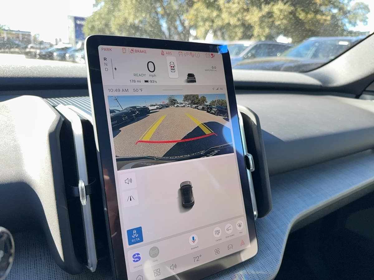 2026 Volvo EX30 - Image 19