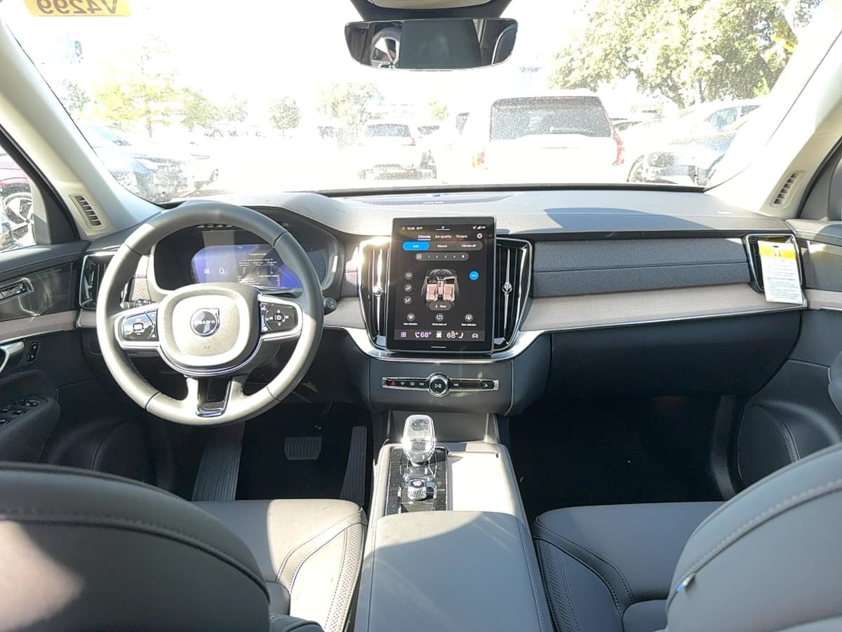 2026 Volvo XC90 - Image 15