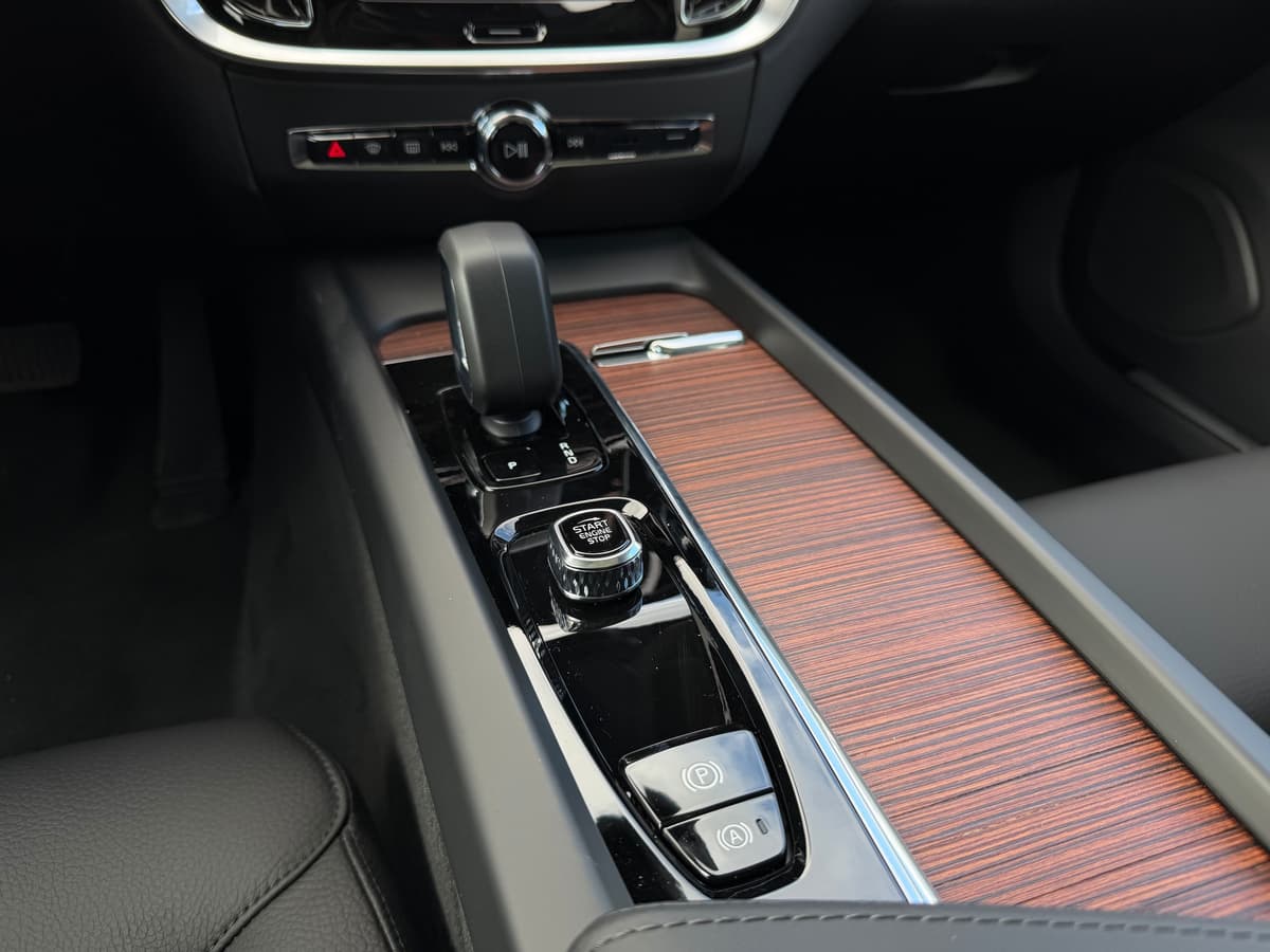 2026 Volvo V60 Cross Country - Image 13