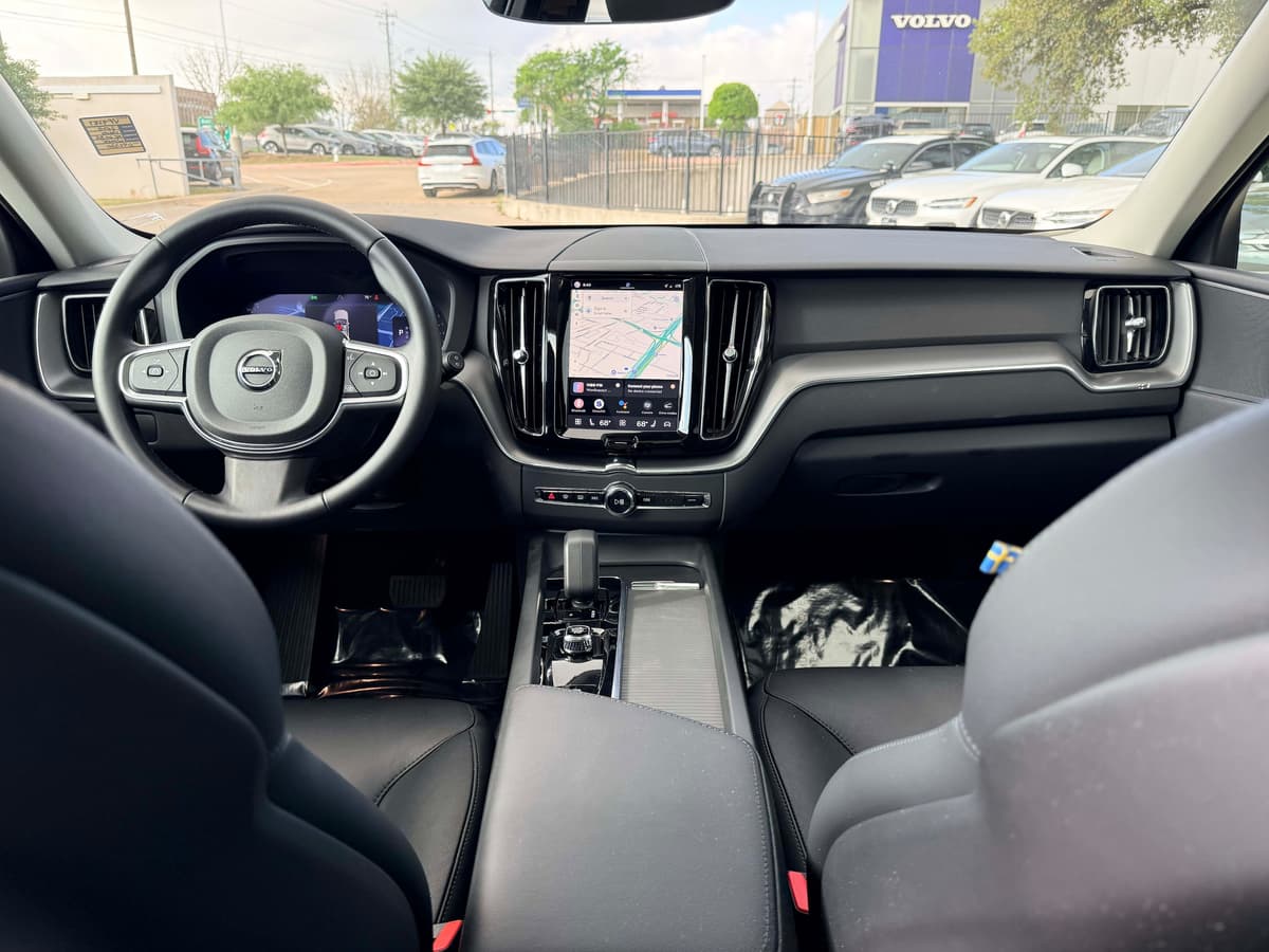 2025 Volvo XC60 - Image 17