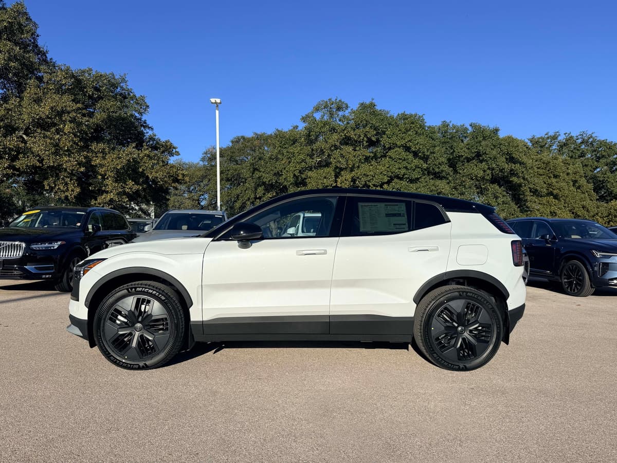 2026 Volvo EX30 Cross Country - Image 3