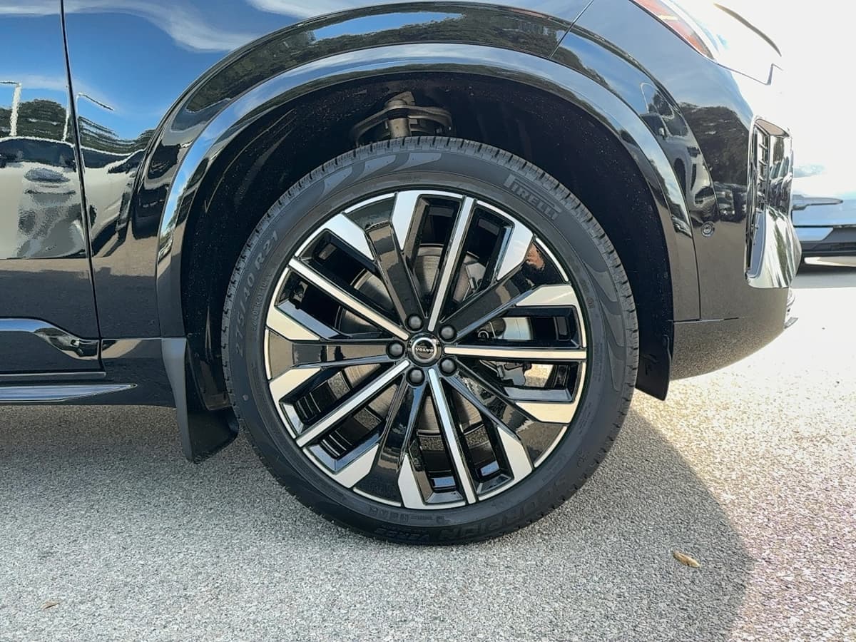 2026 Volvo XC90 - Image 8