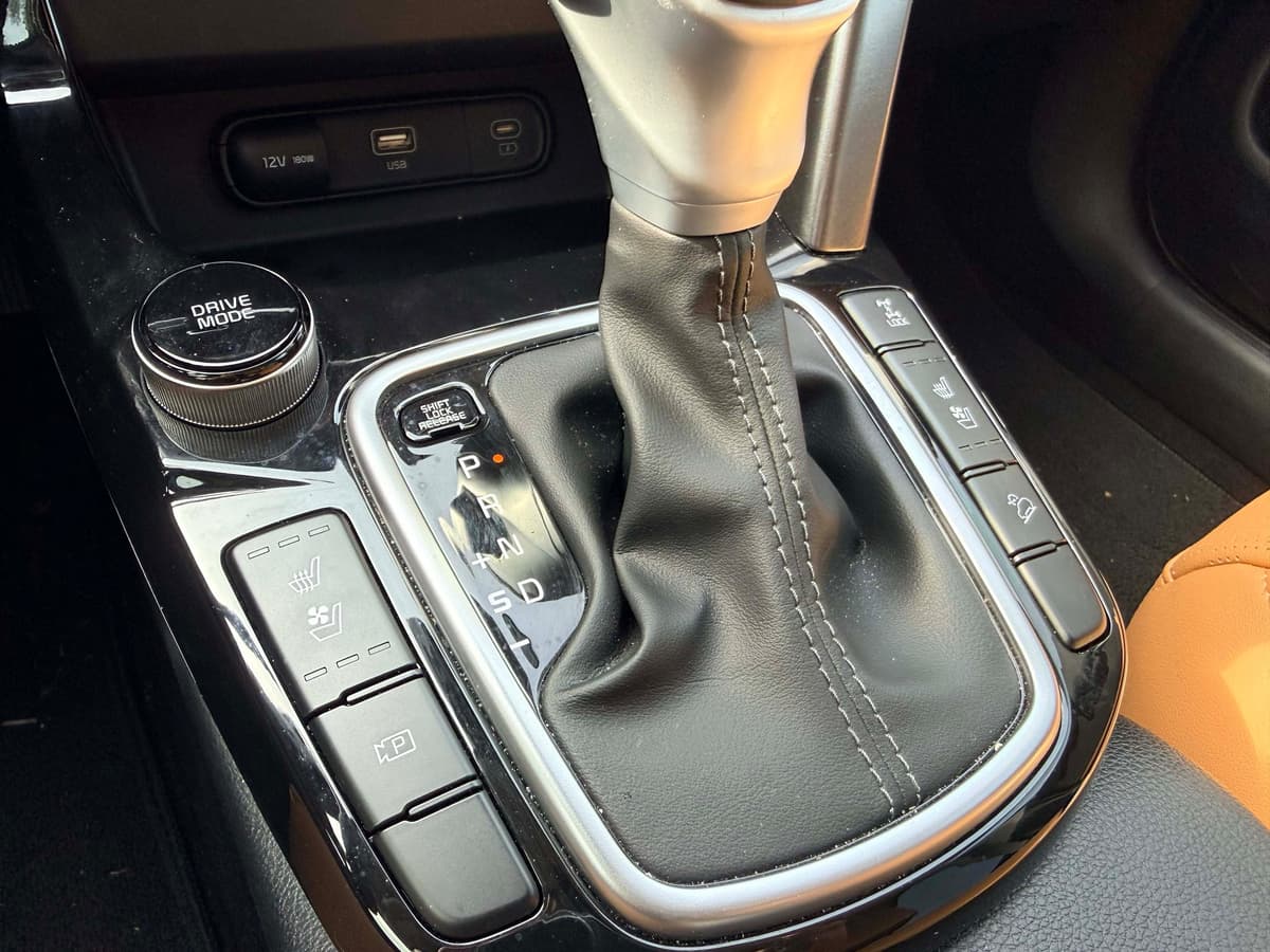 2024 Kia Seltos - Image 25