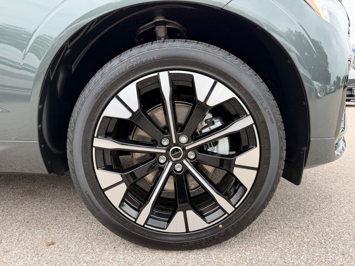 2026 Volvo XC60 - Image 7