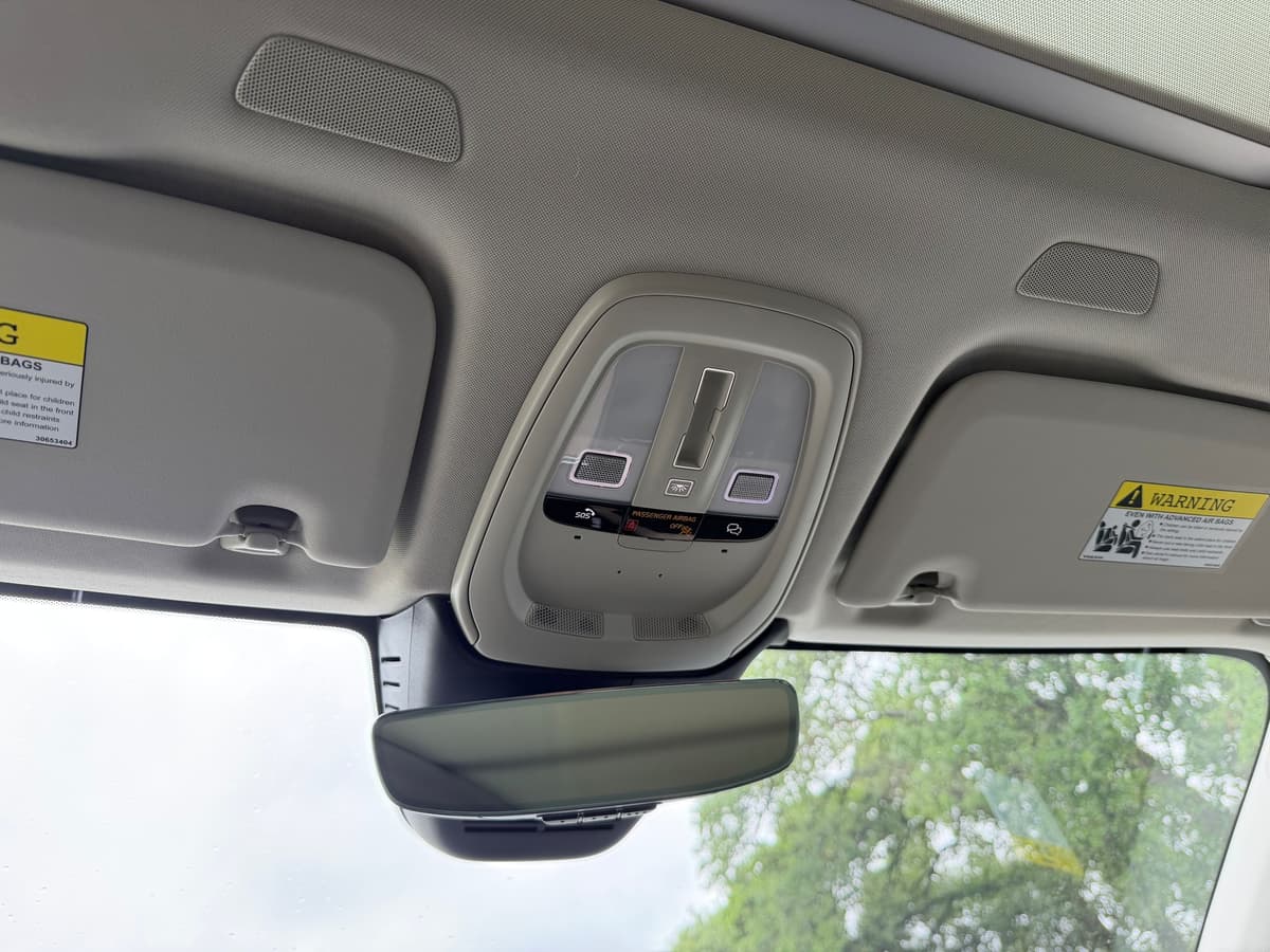 2026 Volvo XC60 - Image 16