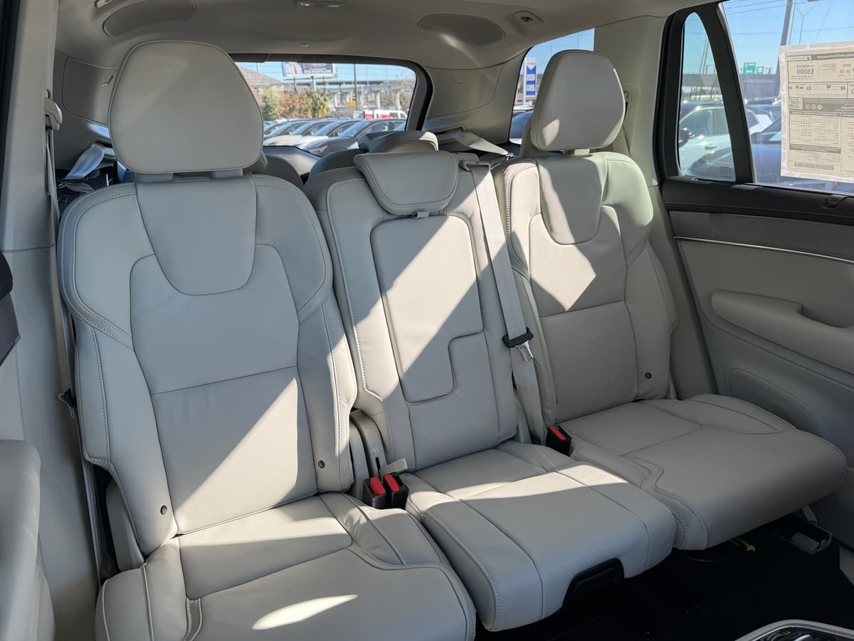 2026 Volvo XC90 - Image 10