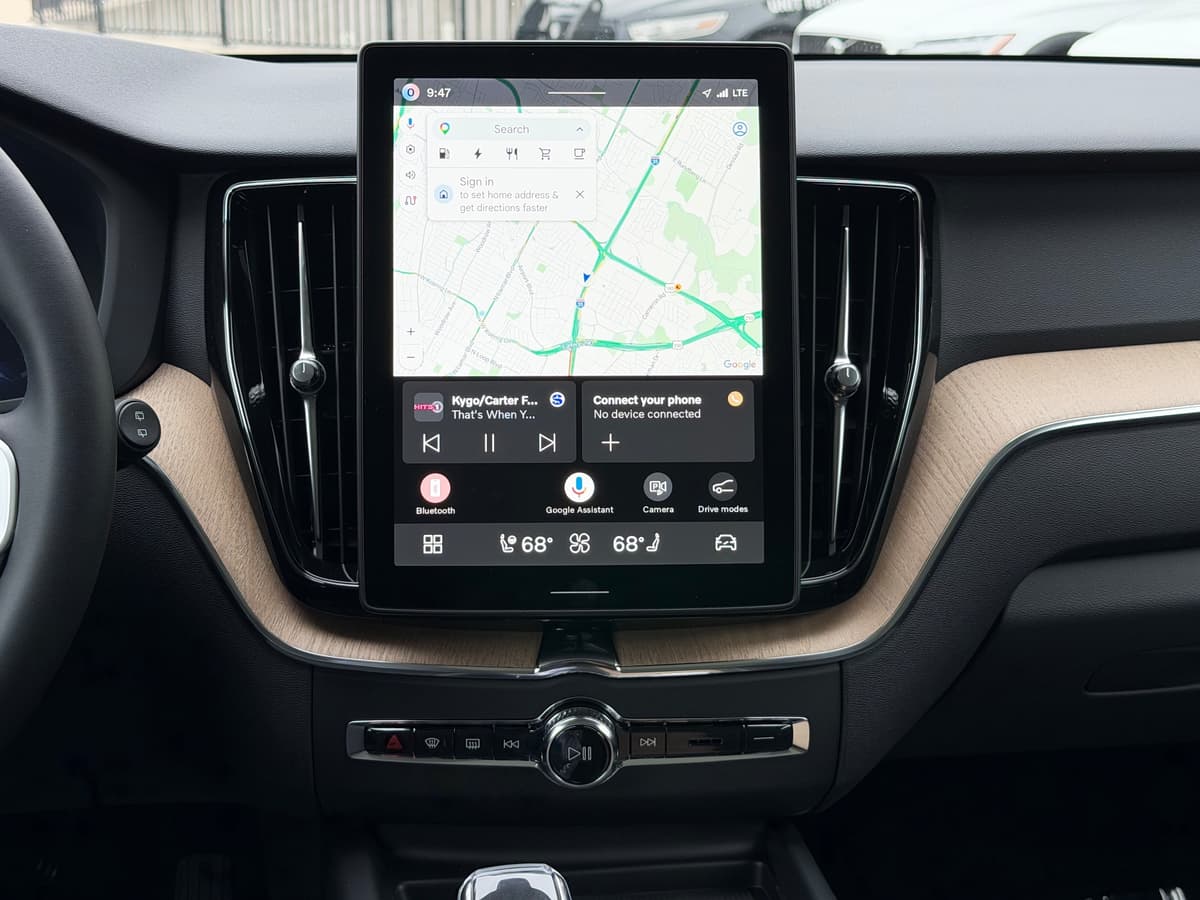 2026 Volvo XC60 plug-in hybrid - Image 11