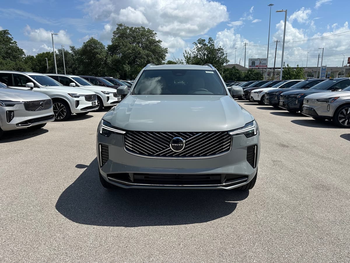 2026 Volvo XC90 plug-in hybrid - Image 6