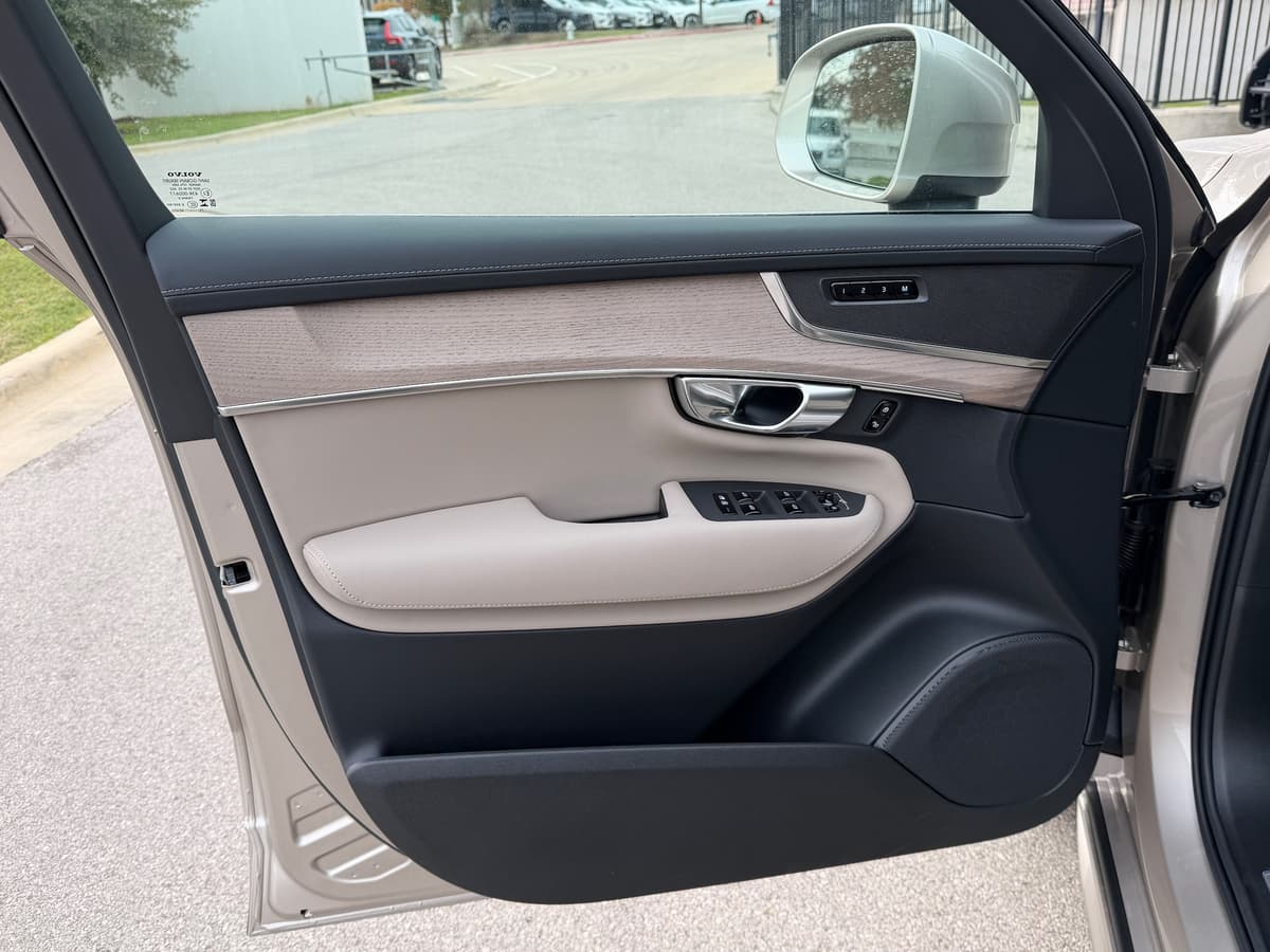2026 Volvo XC90 - Image 17