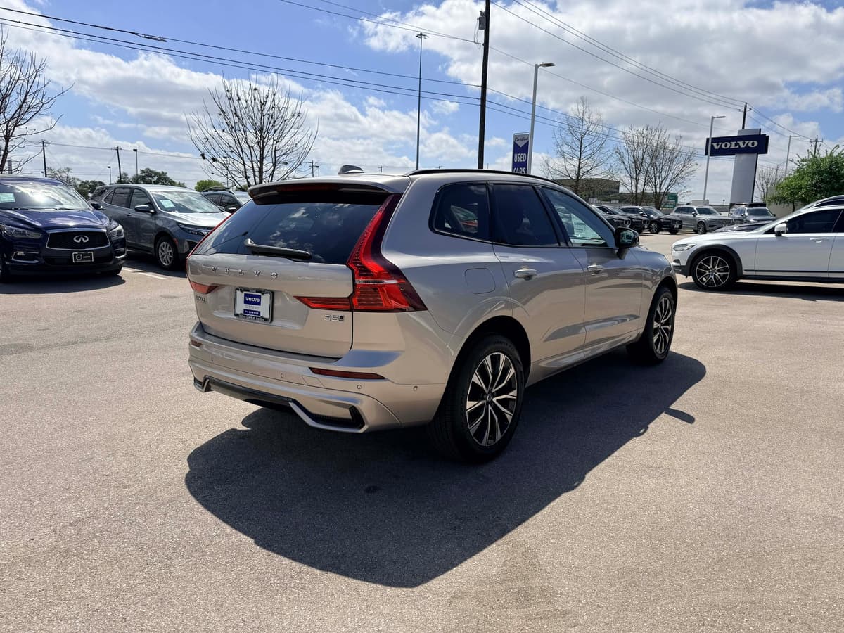 2025 Volvo XC60 - Image 6