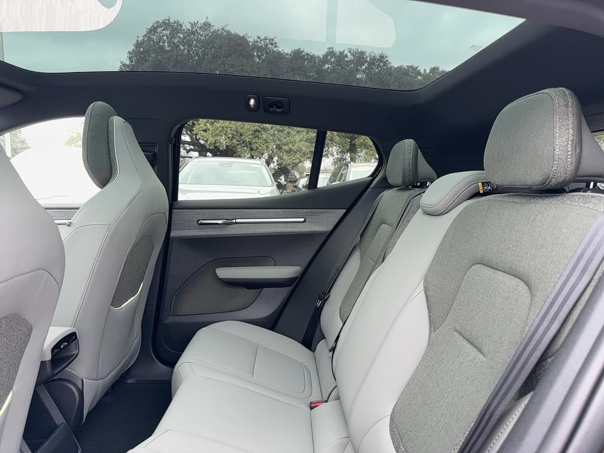 2026 Volvo EX30 Cross Country - Image 15