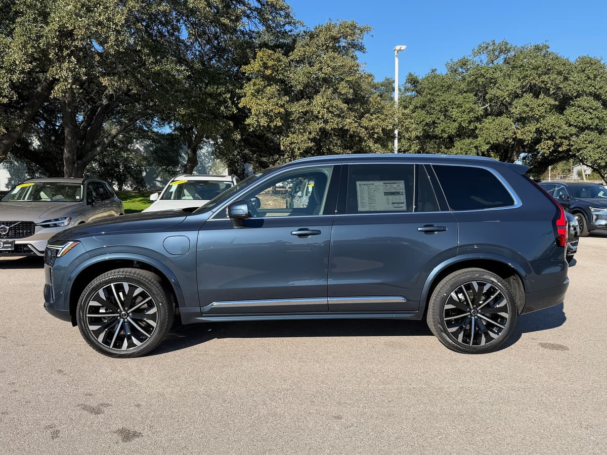 2026 Volvo XC90 plug-in hybrid - Image 3